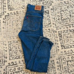 Levi’s mile high super skinny size 29